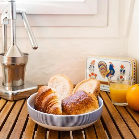 Daire New & Discounted Studio In The Latin Quarter!
