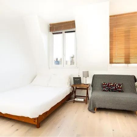 New & Discounted Studio In The Latin Quarter! *